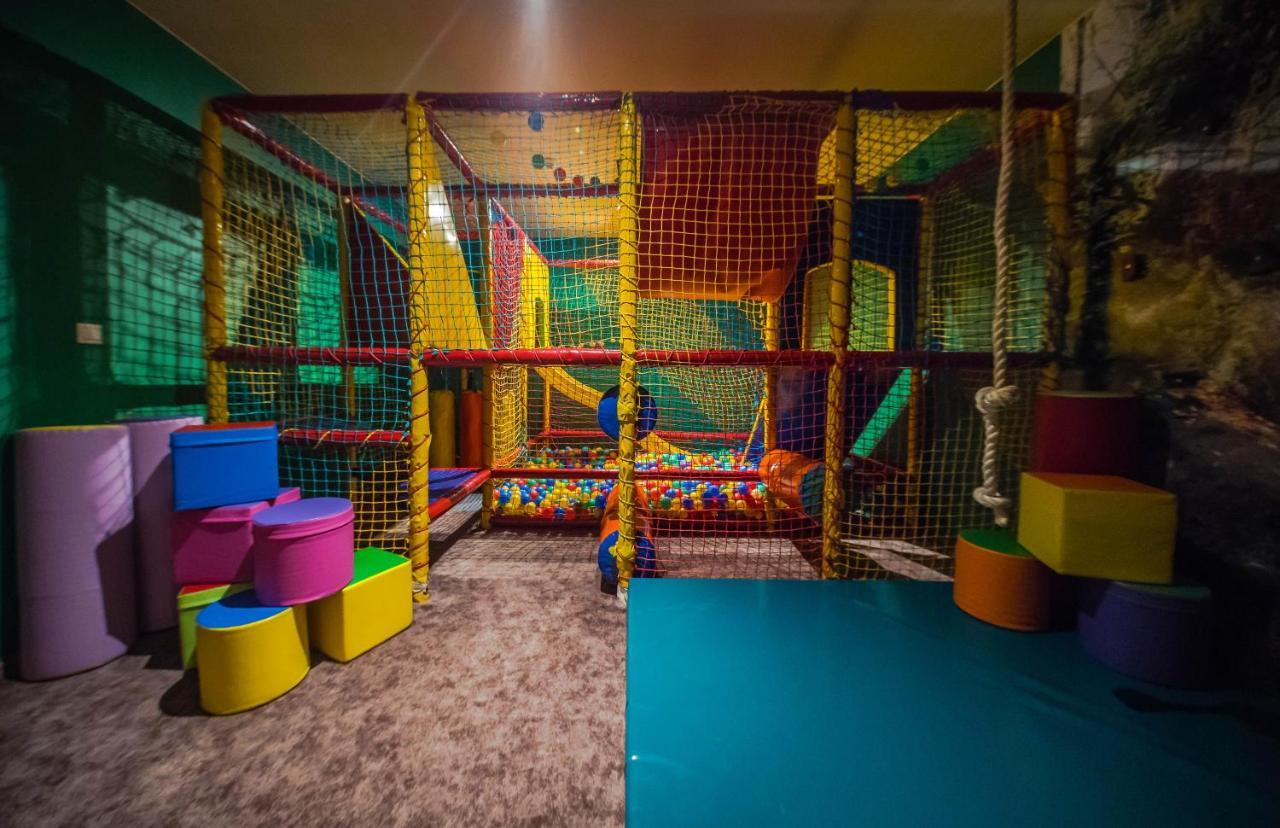 Zloty Gron Resort & Spa イステブナ エクステリア 写真